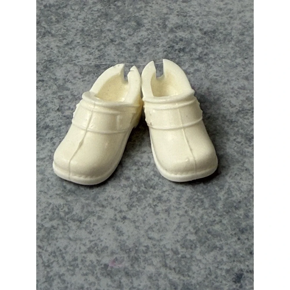 Barbie I Can Be Anything Doctor Nurse White Clogs Type Flat Feet Shoes